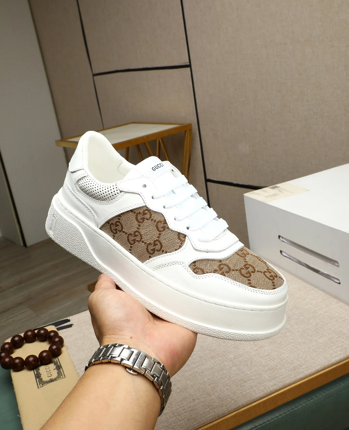 Men's shoes 💰400 GUCCI🔍🔍The latest models are on sale at the same time at the counter. Original calfskin imported from Italy, genuine leather lining, (high-end, extravagant, and classy) with exquisite workmanship. Soles: Original soles specially provided by the original factory. ⚠Exclusive double-layer movable molded soles are super comfortable⚠. Photos of the real thing🎬The real thing is better🔍🔍"High quality·Follow the order" Code number 38-44